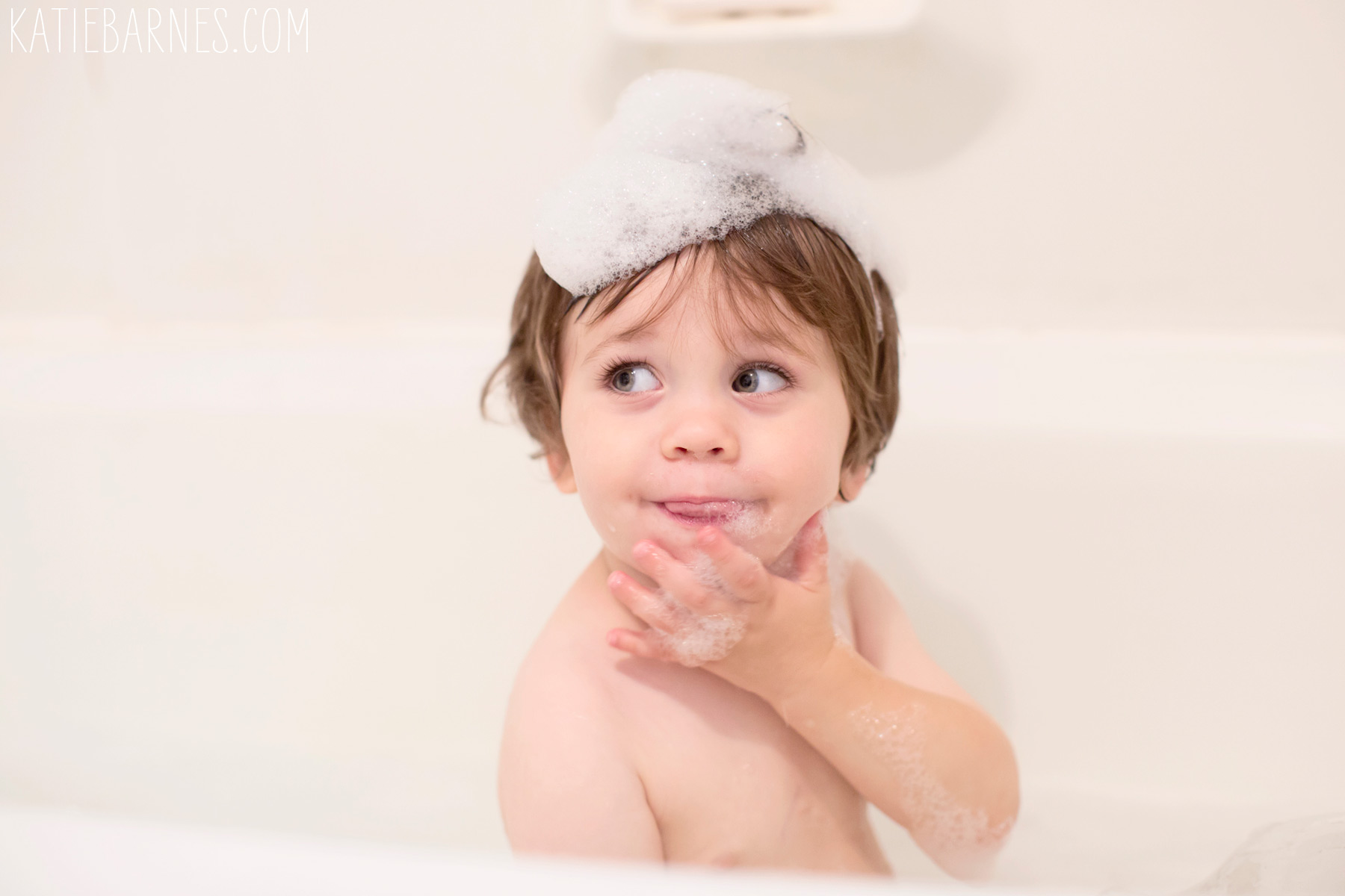 toddler-bubble-bath-portrait-mo